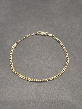 Delicate Gold Chain Bracelet